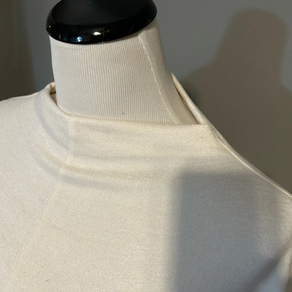 Banana Republic women’s 3/4 sleeve‎ sweater size medium